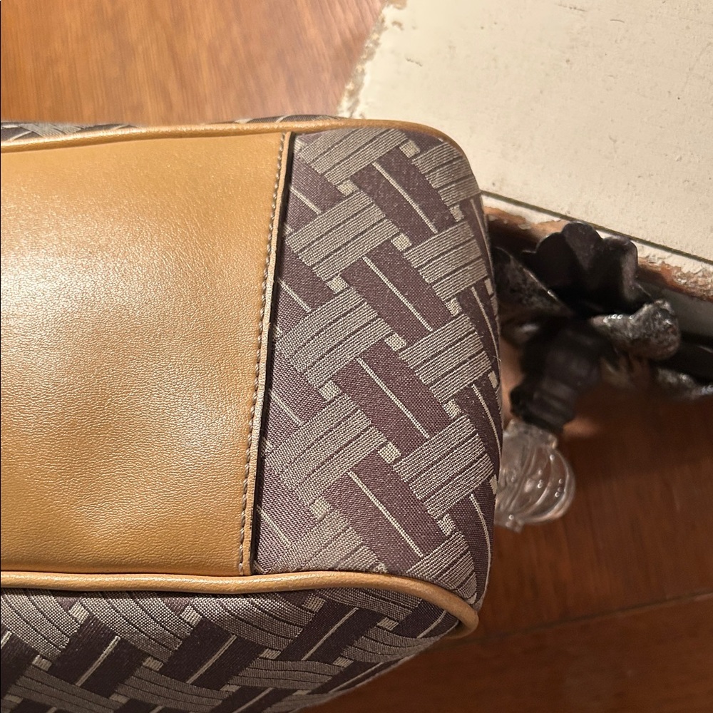 Nine West Vintage Handbag in amazing Preloved Condition - Picture 9 of 12